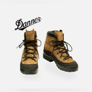 Brand new Danner Combat Hiker Crater Rim hiking boots. Size 6 wide